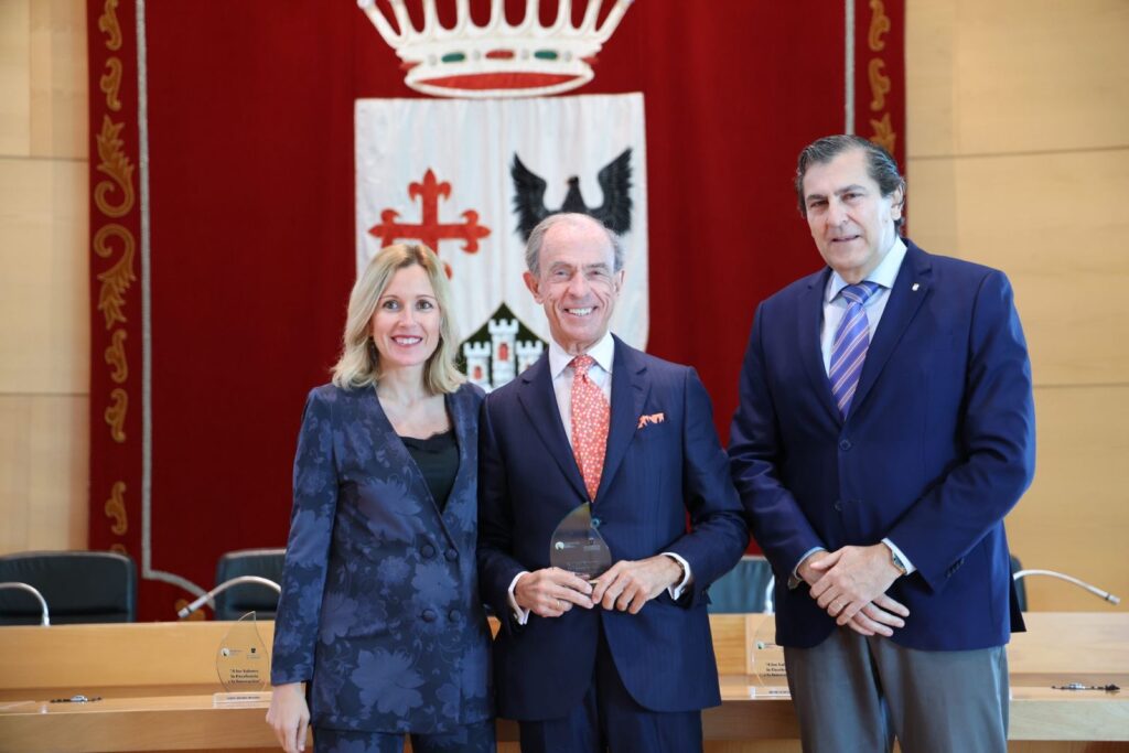 Premio de Reconocimiento a los Valores, Innovación y Excelencia en el Ámbito Educativo